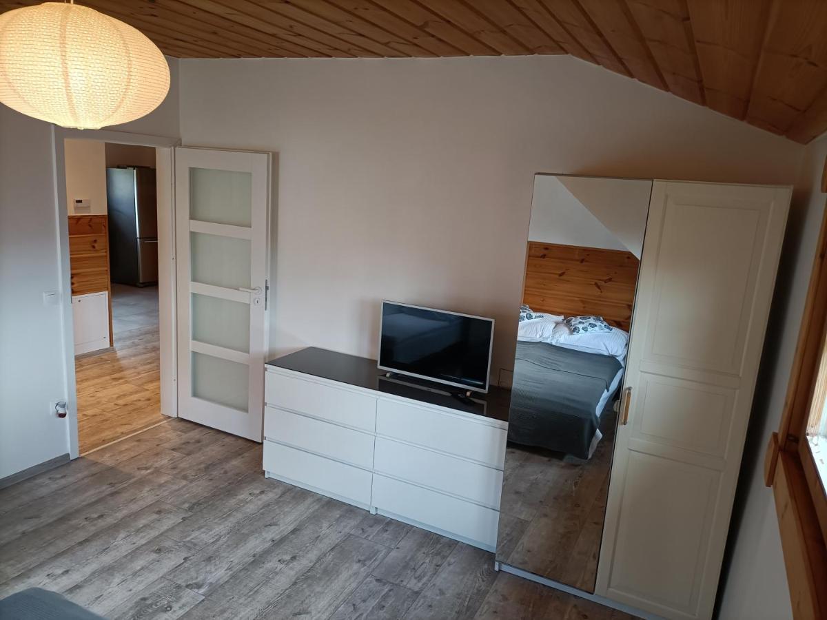 شقة Apartament Na Uboczu شكلارسكا بوريبا المظهر الخارجي الصورة